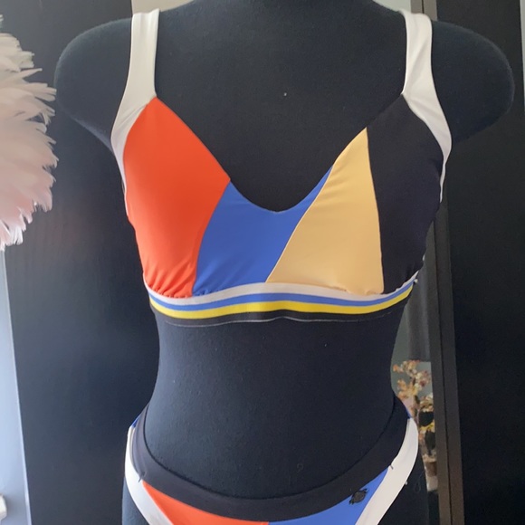 3 piece bikini - Picture 2 of 10